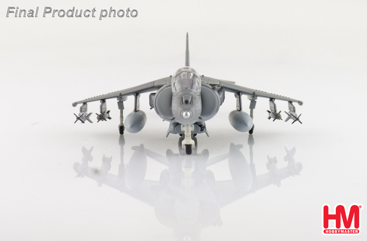 Hobby Master AV-8B plus Harrier II 163879, VMA-211, US Marines